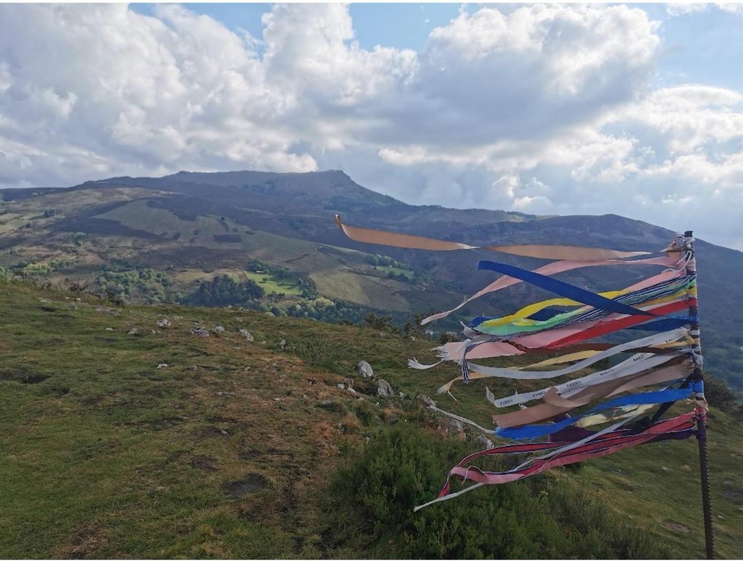 Gite Azkendantza 2A6 Pers Avec Caravane Insolite Ascain Exterior foto